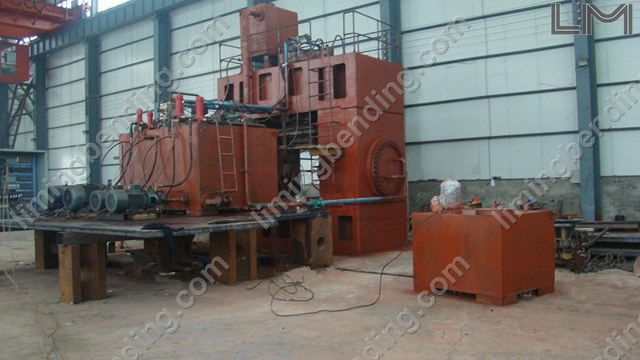 426 Tee Forming Machine